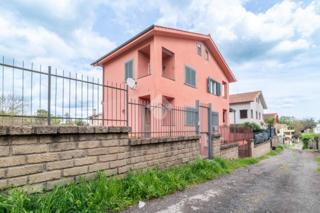 casa indipendente in vendita a Mazzano Romano