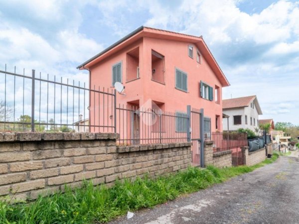 casa indipendente in vendita a Mazzano Romano