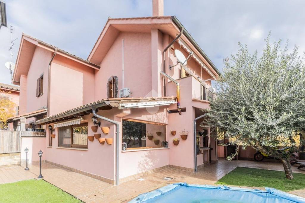 casa indipendente in vendita a Mazzano Romano