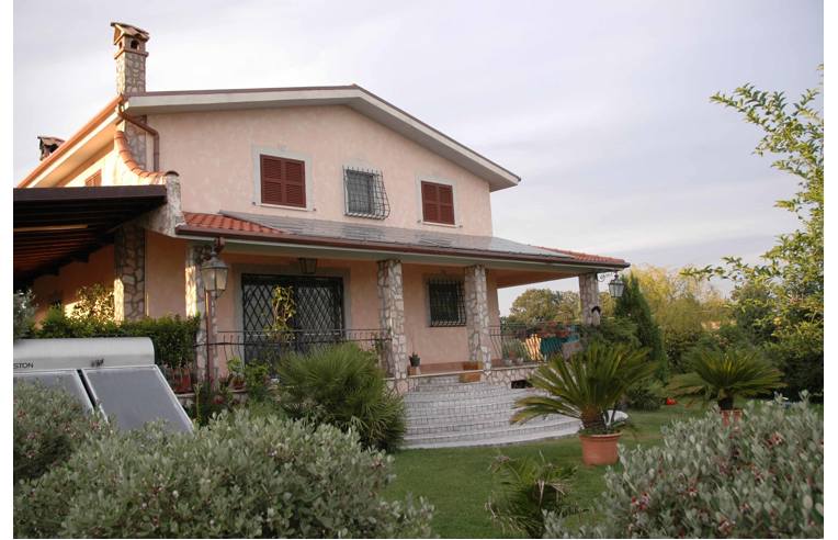 casa indipendente in vendita a Mazzano Romano