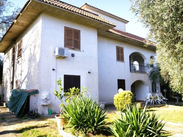 casa indipendente in vendita a Mentana