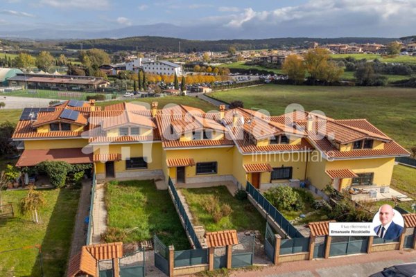 casa indipendente in vendita a Mentana