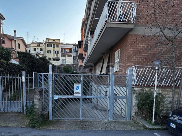 locale commerciale in vendita a Mentana