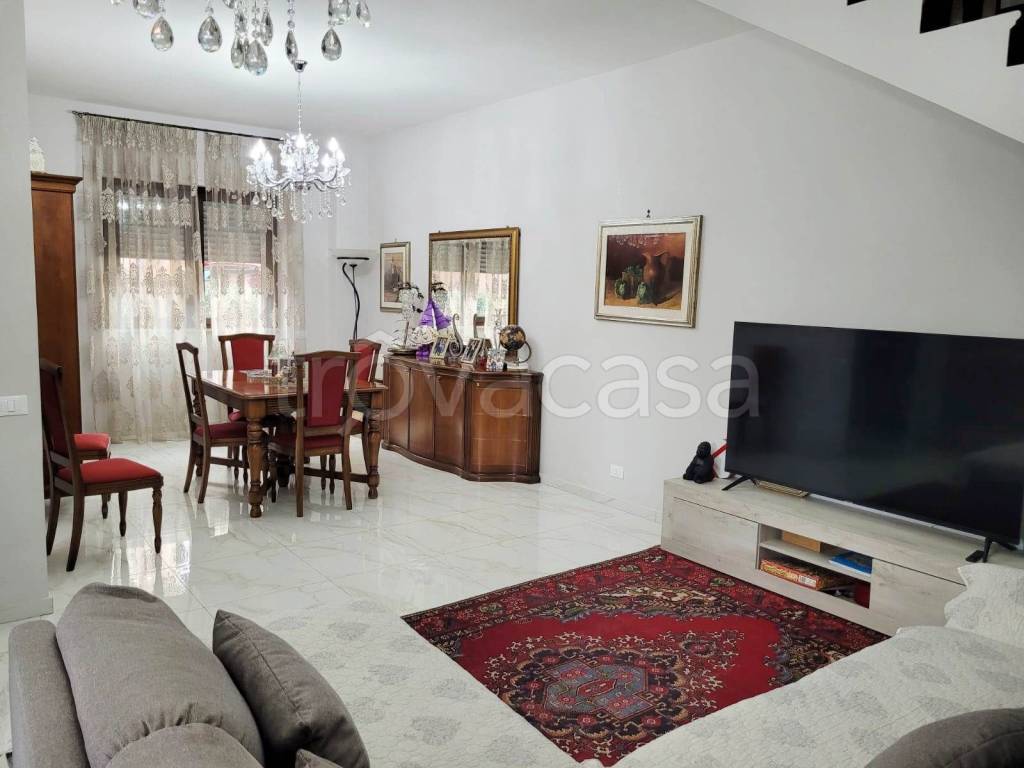 casa indipendente in vendita a Mentana