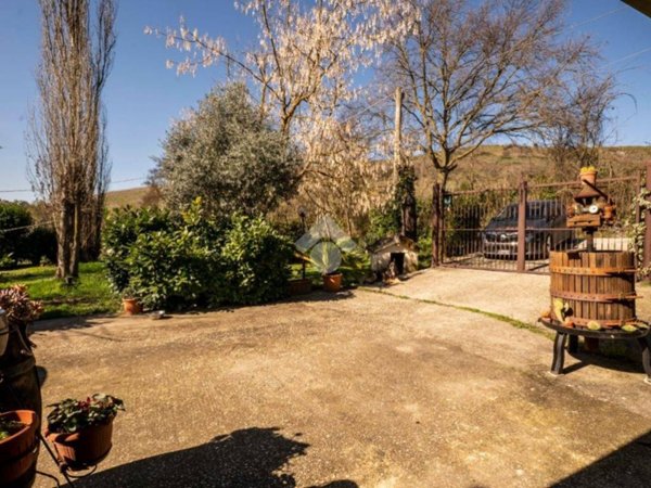 casa indipendente in vendita a Mentana