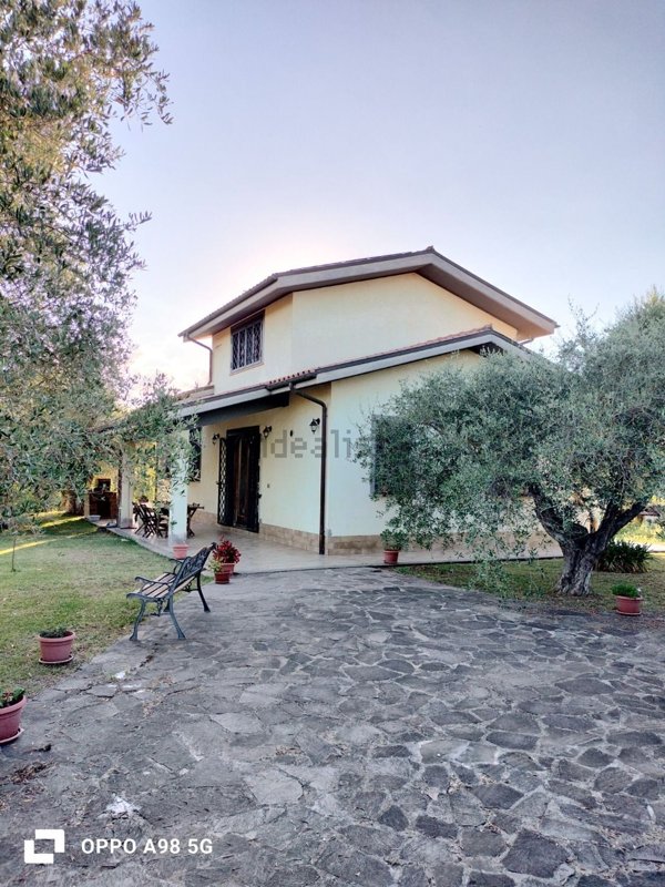 casa indipendente in vendita a Mentana