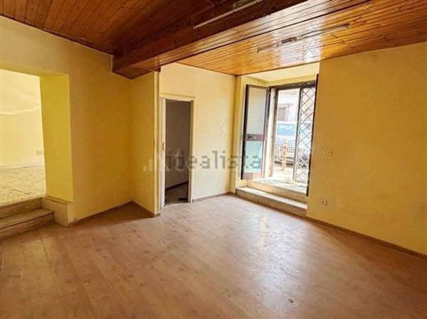 locale commerciale in vendita a Mentana