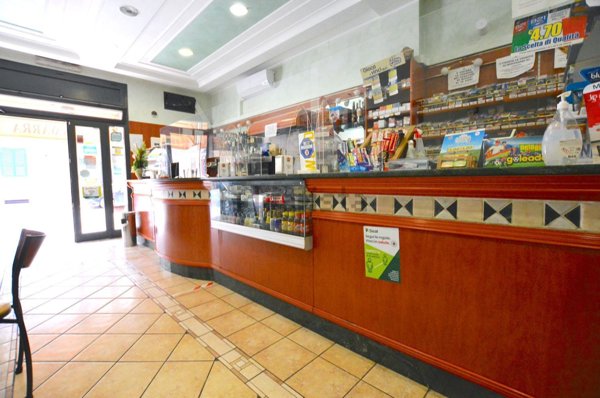 locale commerciale in vendita a Mentana