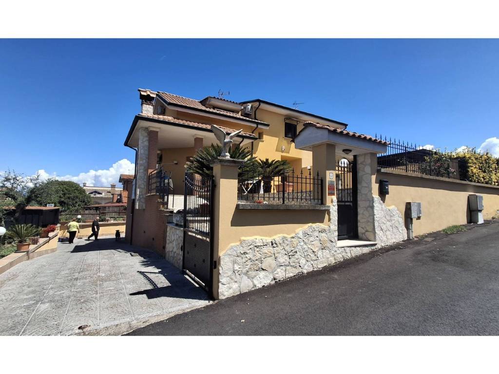 casa indipendente in vendita a Mentana