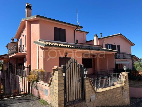 casa indipendente in vendita a Mentana