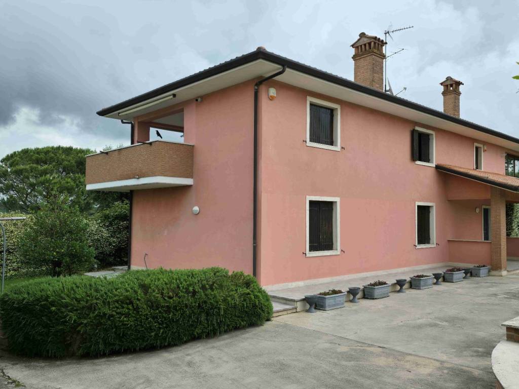 casa indipendente in vendita a Mentana