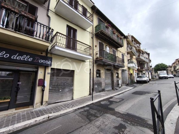 locale di sgombero in vendita a Mentana
