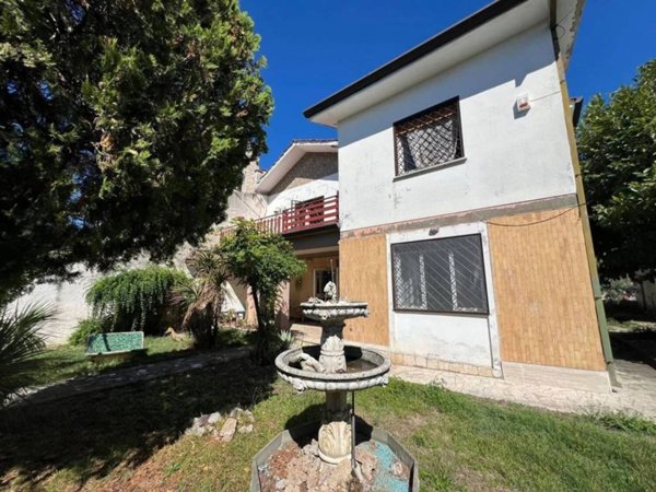 casa indipendente in vendita a Mentana