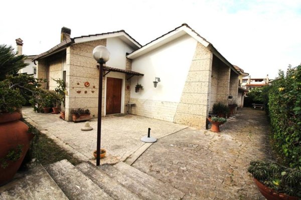 casa indipendente in vendita a Mentana