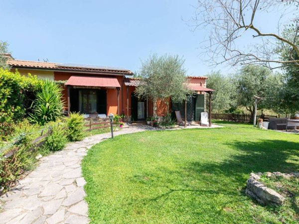 casa indipendente in vendita a Mentana