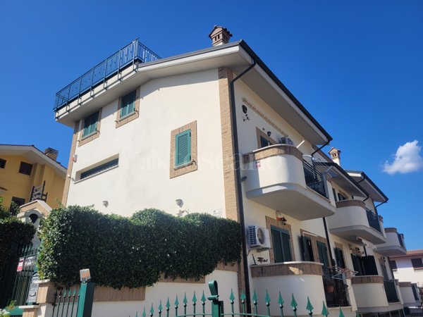 casa indipendente in vendita a Mentana