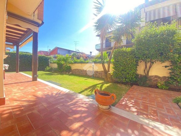 casa indipendente in vendita a Mentana