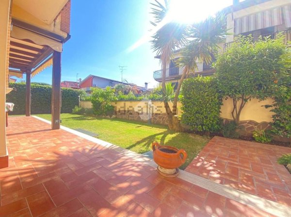 casa indipendente in vendita a Mentana