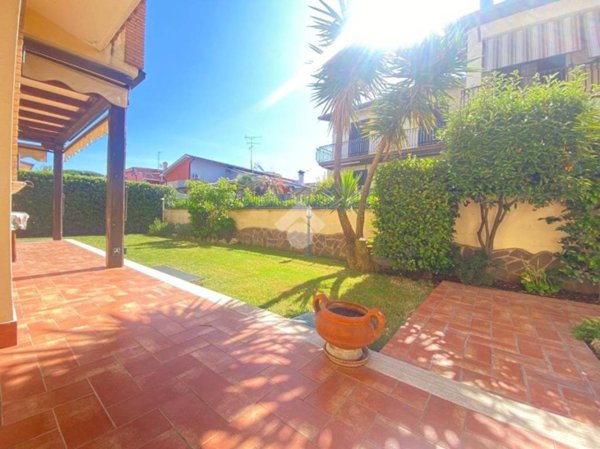 casa indipendente in vendita a Mentana