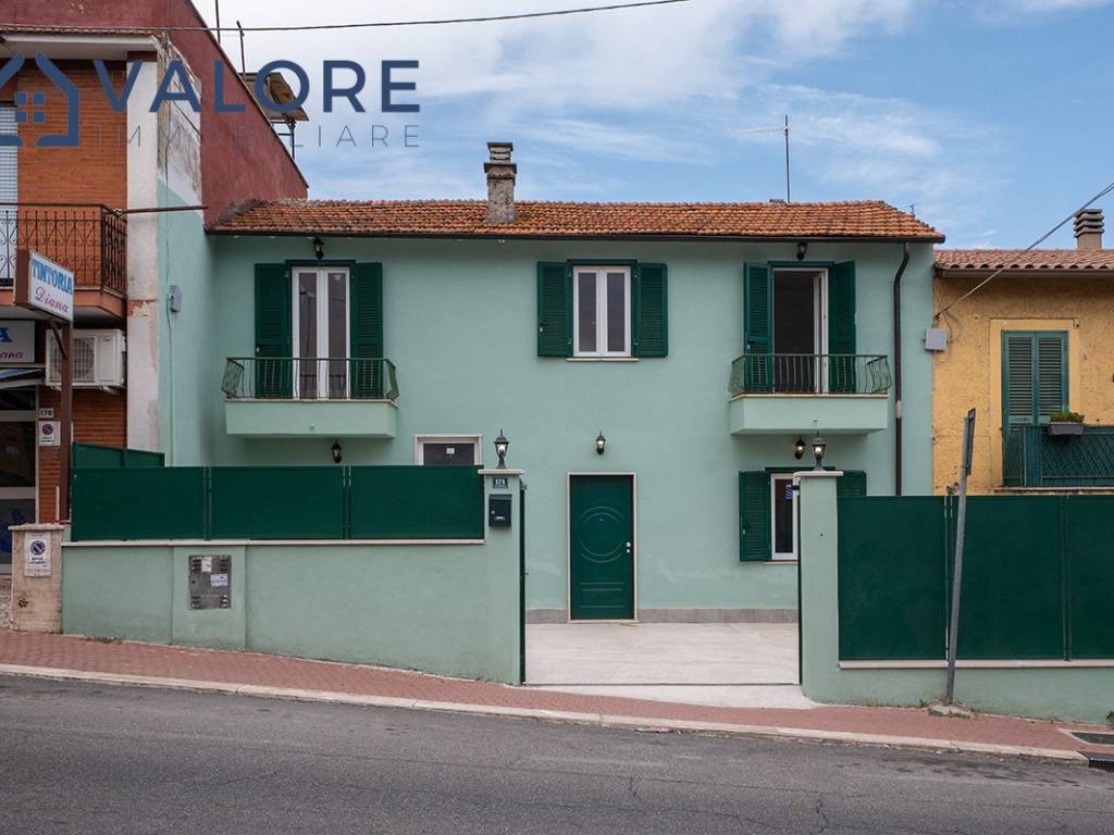 casa indipendente in vendita a Mentana