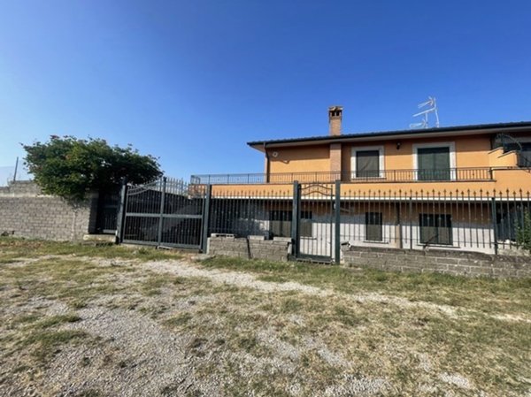 casa indipendente in vendita a Mentana