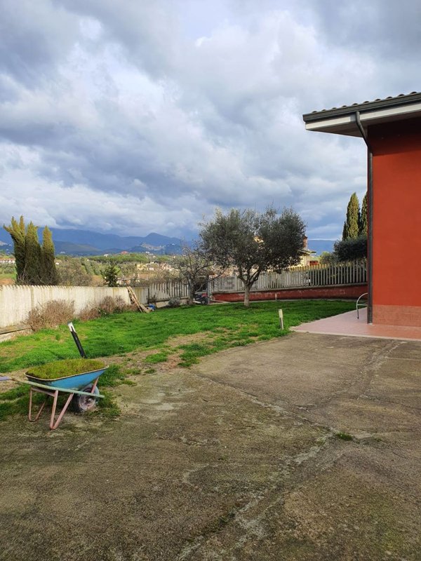 casa indipendente in vendita a Mentana