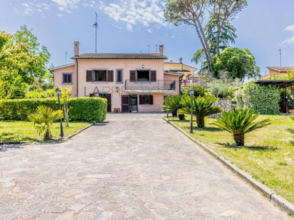 casa indipendente in vendita a Mentana