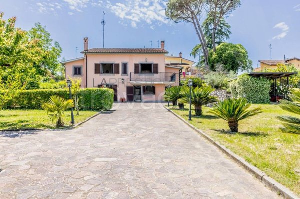 casa indipendente in vendita a Mentana