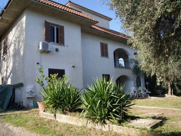 casa indipendente in vendita a Mentana