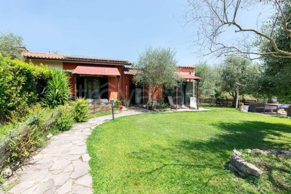 casa indipendente in vendita a Mentana