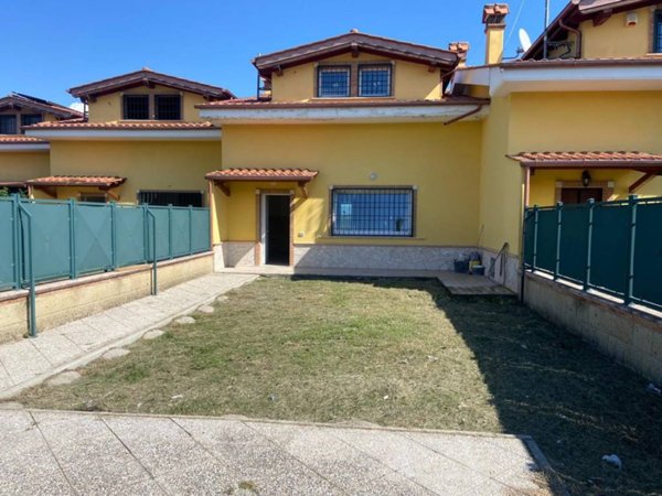 casa indipendente in vendita a Mentana