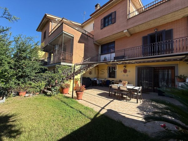 casa indipendente in vendita a Mentana