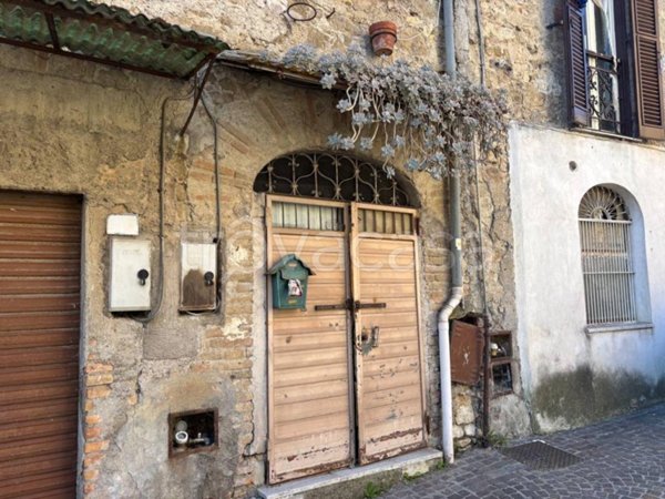 locale commerciale in vendita a Mentana
