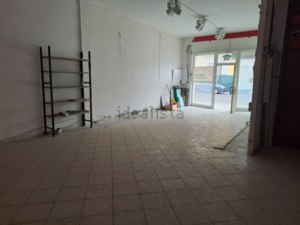 locale commerciale in vendita a Mentana