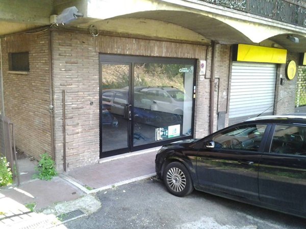 negozio in vendita a Mentana