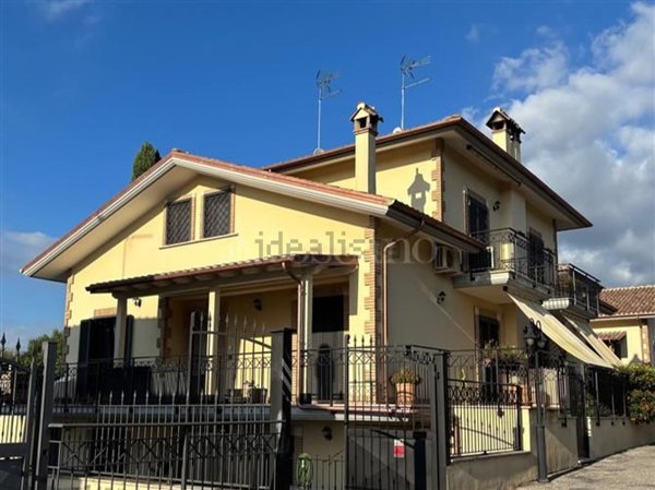 casa indipendente in vendita a Mentana