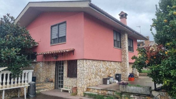 casa indipendente in vendita a Mentana