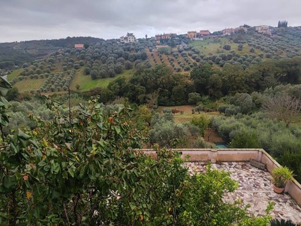 casa indipendente in vendita a Mentana