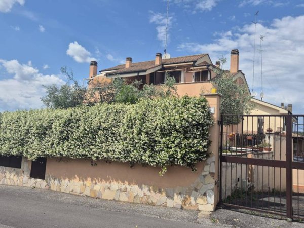 ufficio in vendita a Mentana