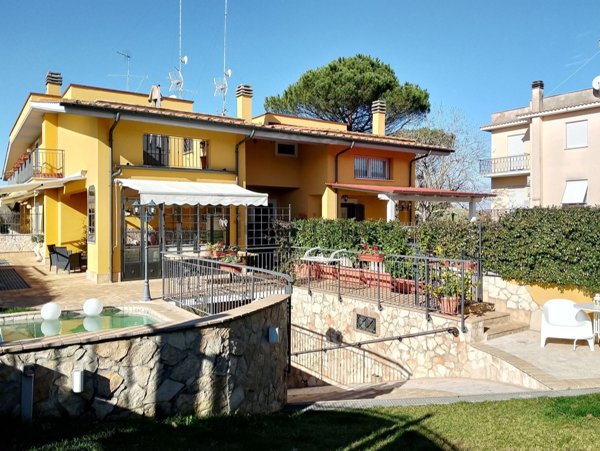 casa indipendente in vendita a Mentana