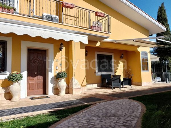 casa indipendente in vendita a Mentana