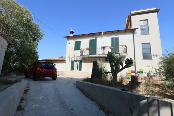 casa indipendente in vendita a Mentana