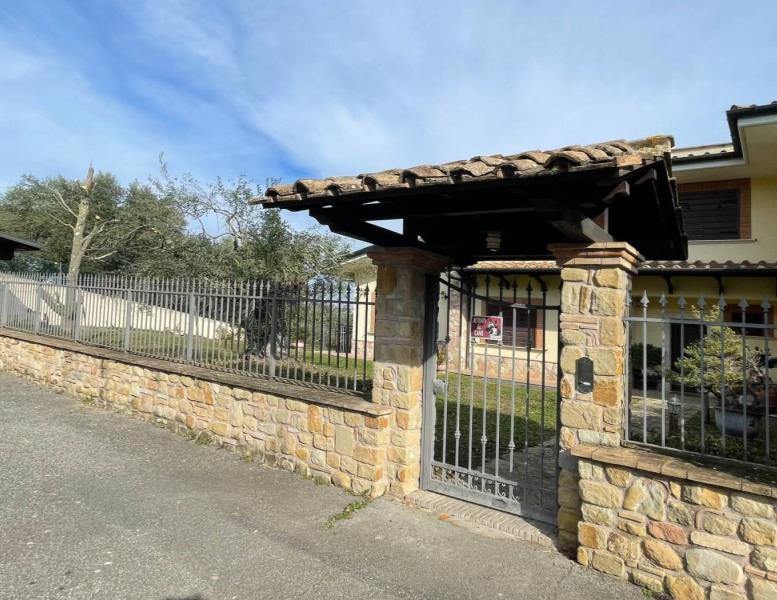 casa indipendente in vendita a Mentana