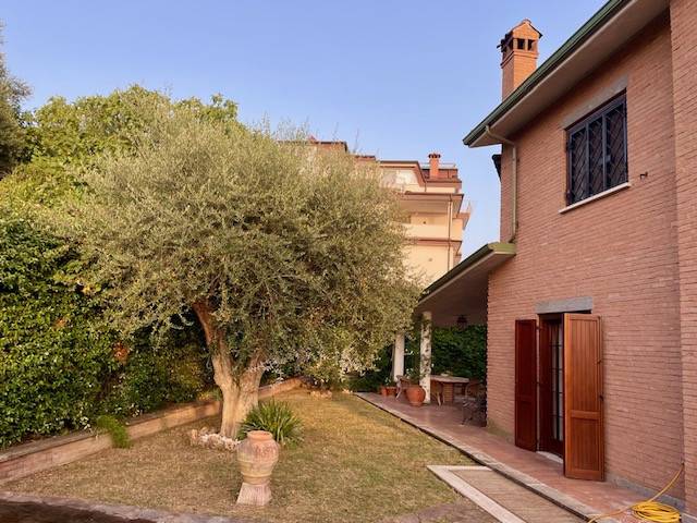 casa indipendente in vendita a Mentana