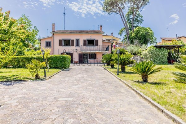 casa indipendente in vendita a Mentana