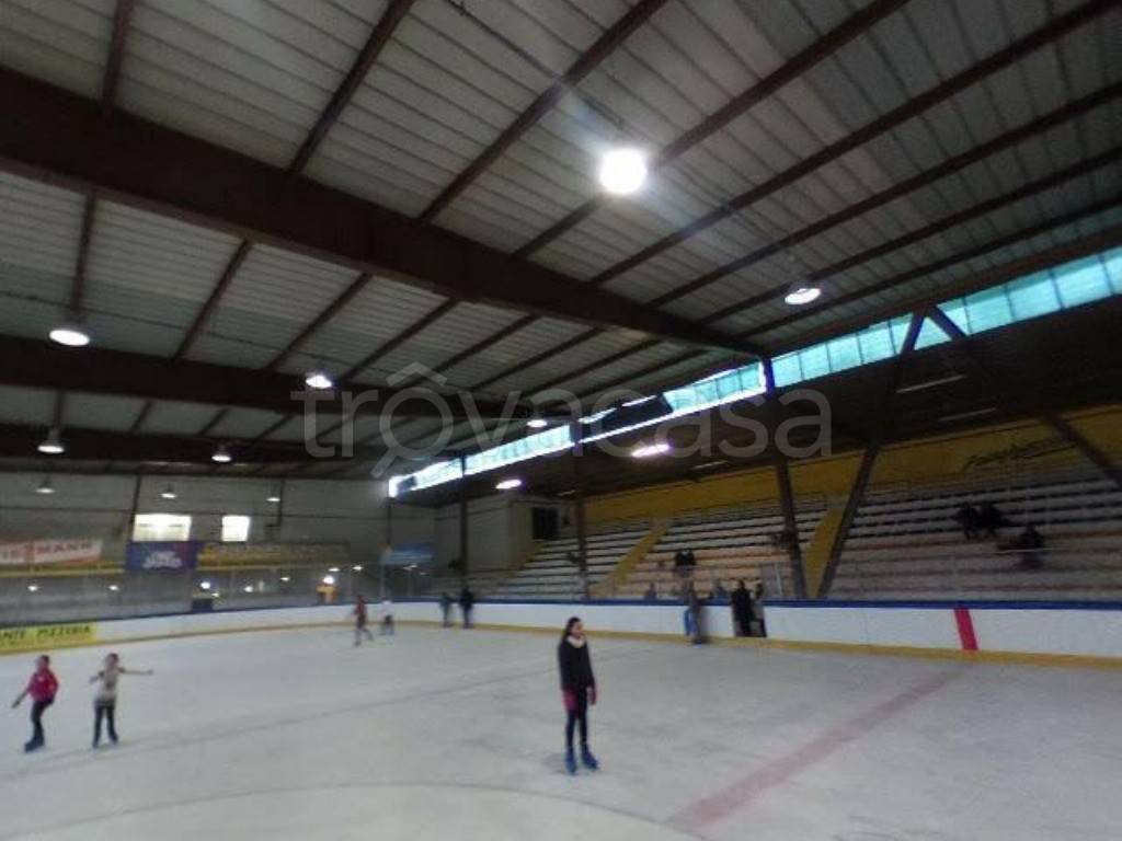 negozio in vendita a Mentana