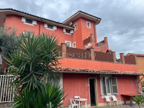 casa indipendente in vendita a Mentana