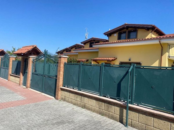 casa indipendente in vendita a Mentana