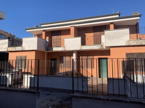 casa indipendente in vendita a Mentana