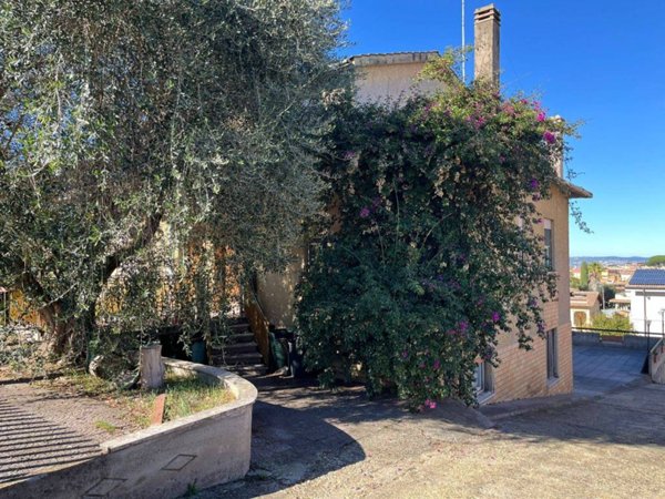 casa indipendente in vendita a Mentana